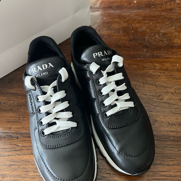 AUTHENTIC PRADA CALF LEATHER LOW TOP SNEAKERS - Picture 5 of 11